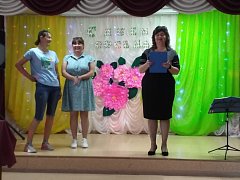 Работники Дома культуры с. Толстовка подготовили для жителей конкурсно-познавательную программу «Вместе дружно мы живем»