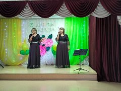 Работники Дома культуры с. Толстовка подготовили для жителей конкурсно-познавательную программу «Вместе дружно мы живем»