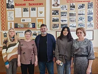 Глубин России не осилив...